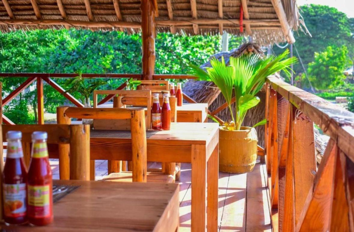 Tolo Tolo Resort Nungwi Buitenkant foto
