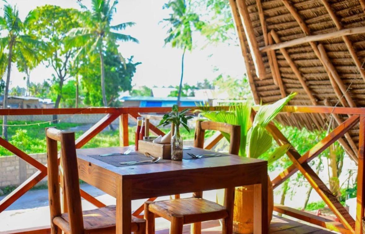 Tolo Tolo Resort Nungwi Buitenkant foto